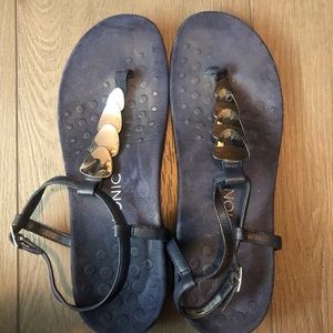 Vionic navy sandals size 10